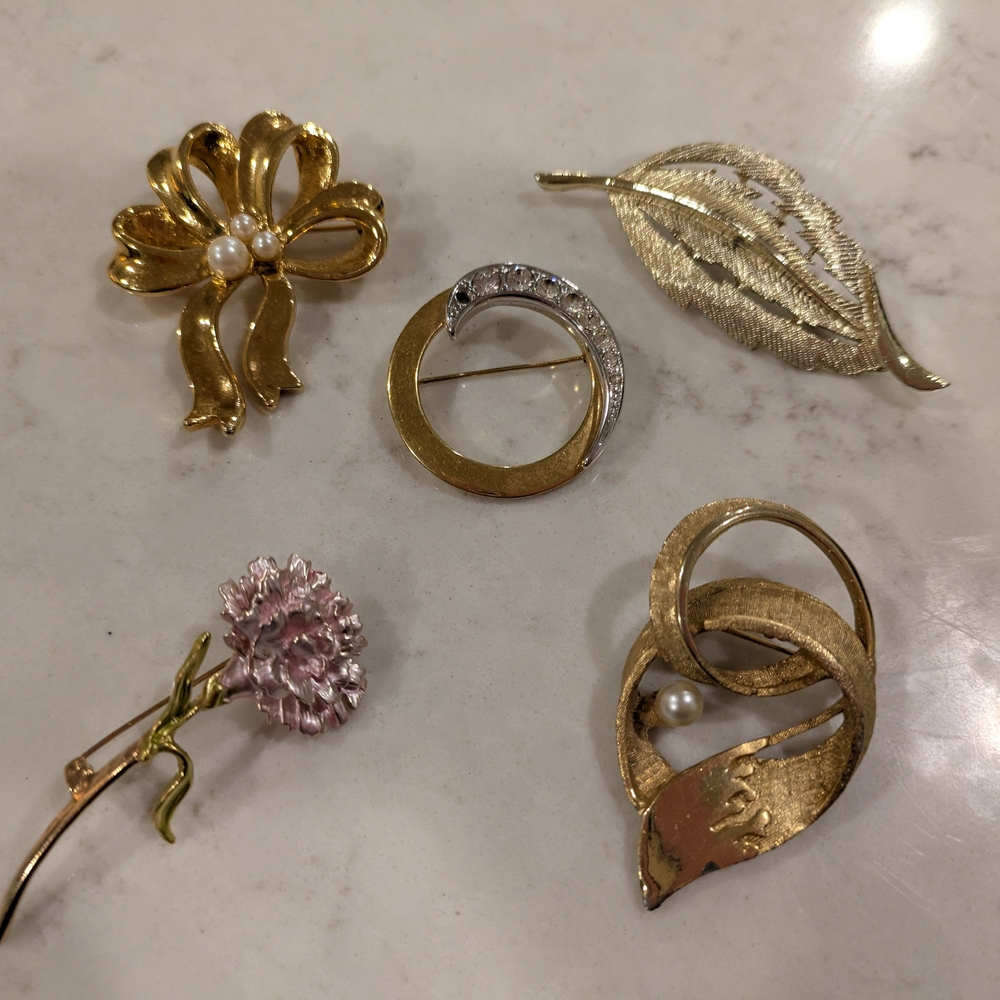 Chic Gold and Silver Brooch Collection Set Of 5